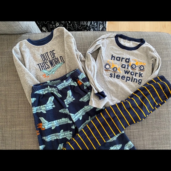 2 sets of toddler pajamas - Picture 3 of 3